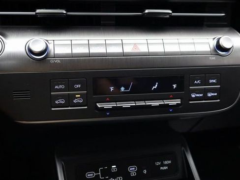 Used 2025 Hyundai Kona SEL image 19