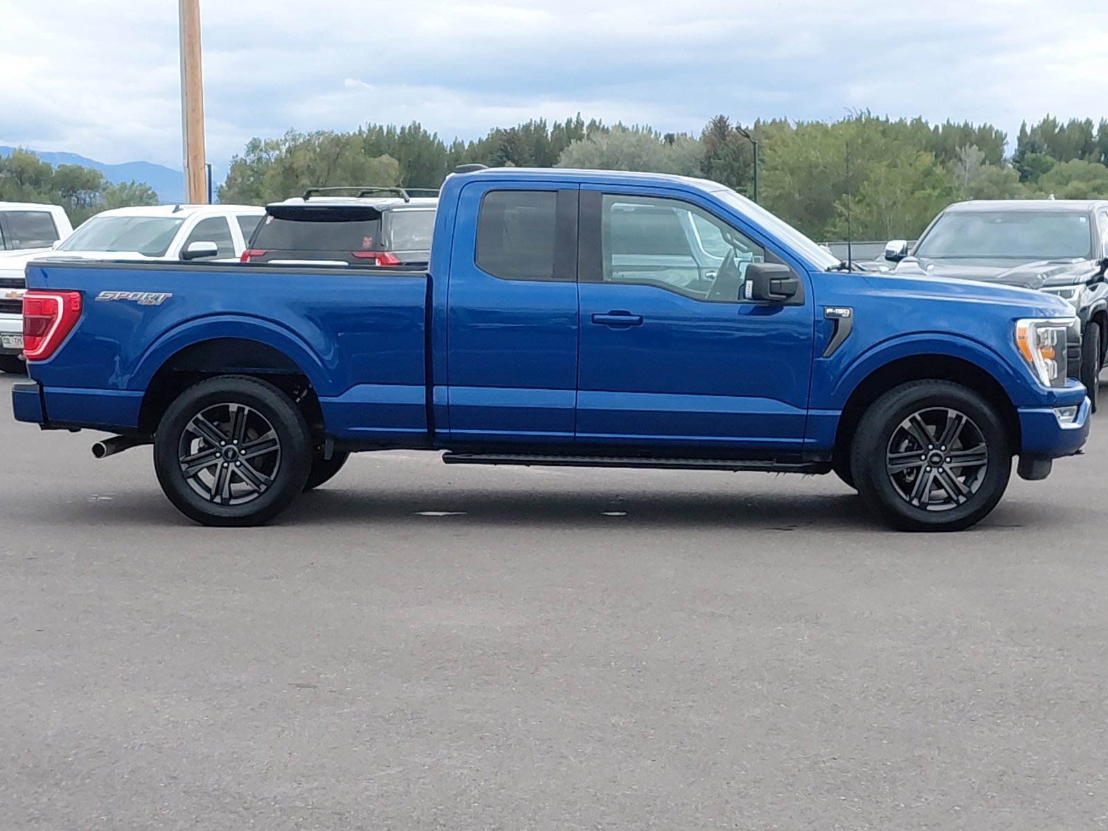 Used 2022 Ford F150 XLT w/ Equipment Group 302A High AWD/4WD image 3
