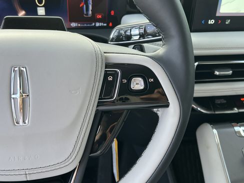 New 2026 Lincoln Aviator 2WD image 12