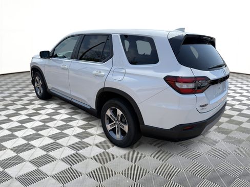 Used 2024 Honda Pilot EX-L image 3