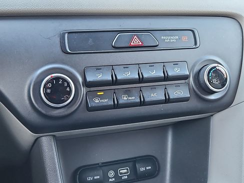 Used 2018 Kia Sportage LX image 17