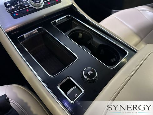 Used 2020 Lincoln Aviator 2WD image 16