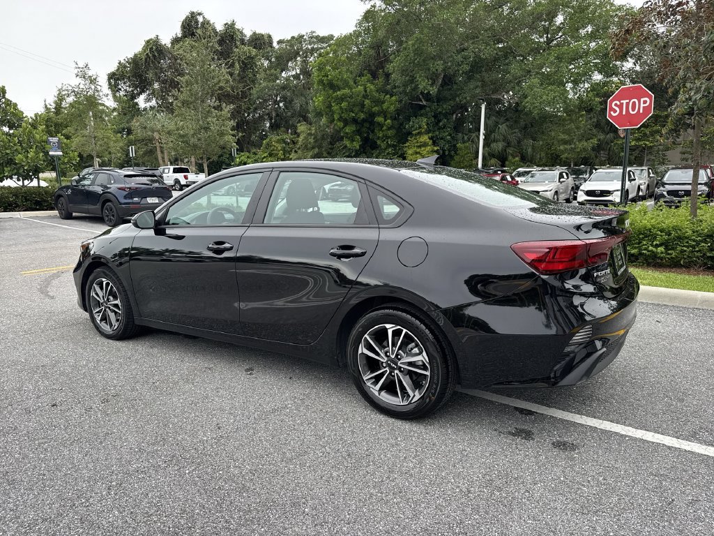 Used 2023 Kia Forte LXS w/ LXS Technology Package FWD image 12