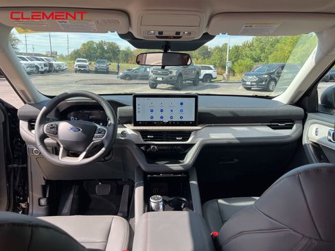 New 2025 Ford Explorer Active w/ Active Comfort Package image 40