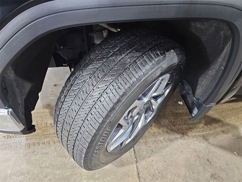 Certified 2022 GMC Sierra 1500 SLE image 33