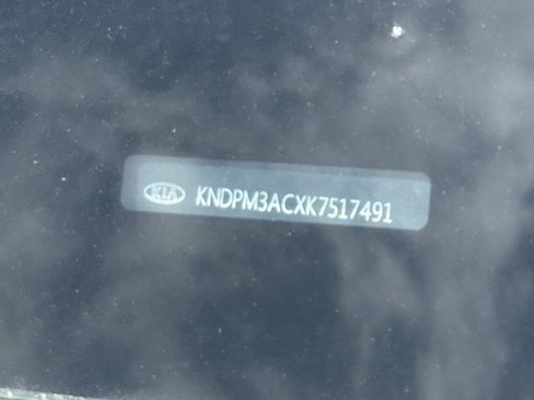 Used 2019 Kia Sportage LX image 2