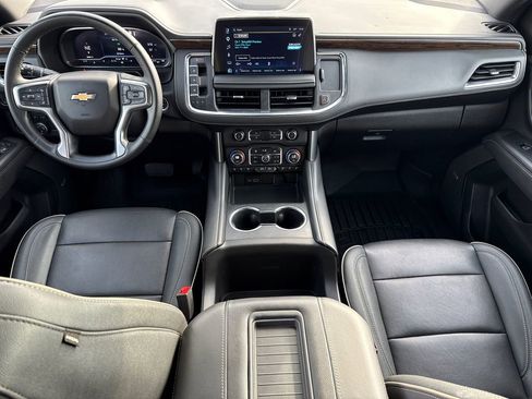 Used 2023 Chevrolet Suburban Premier image 11