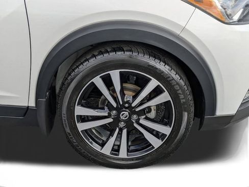 Used 2020 Nissan Kicks SR FWD image 10