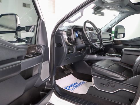 Used 2024 Ford F250 Lariat w/ Lariat Ultimate Package AWD/4WD image 4