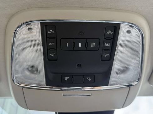 Used 2015 Chrysler 300 C w/ Harman/Kardon Audio Group RWD image 41
