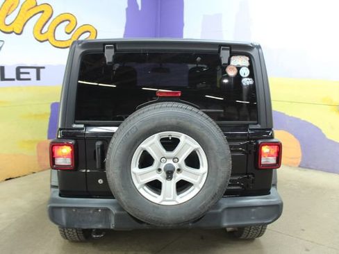 Used 2019 Jeep Wrangler Sport w/ Quick Order Package 28S AWD/4WD image 7