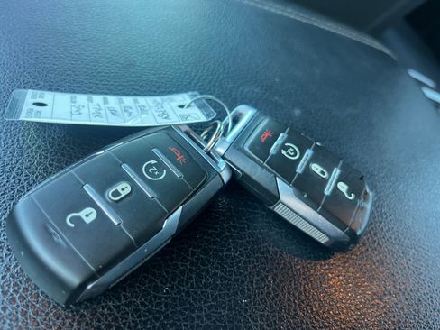 Used 2021 RAM 1500 Big Horn image 32