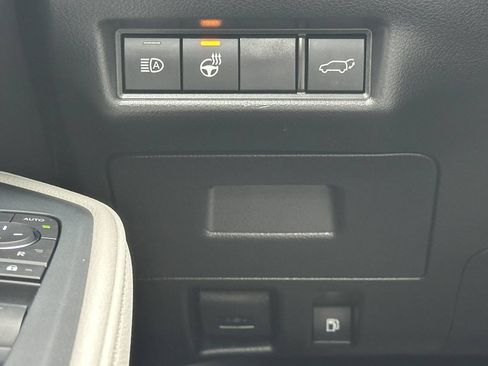 Used 2025 Toyota Grand Highlander AWD image 49