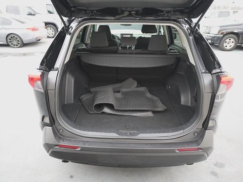 Certified 2021 Toyota RAV4 LE image 29