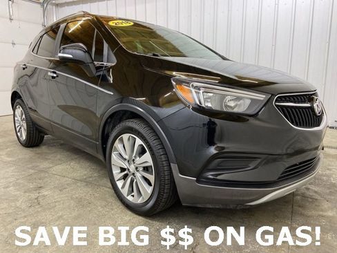 Used 2018 Buick Encore Preferred image 1