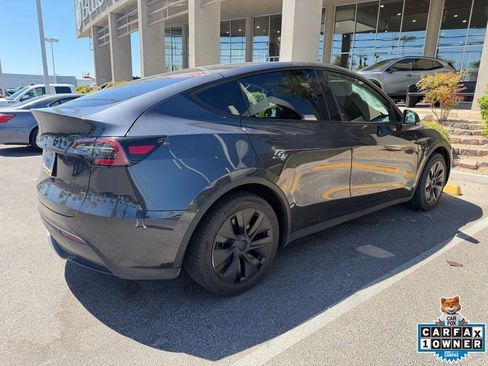 Used 2025 Tesla Model Y Long Range RWD image 3