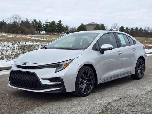 Used 2023 Toyota Corolla SE FWD image 40