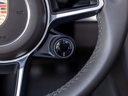 Used 2025 Porsche 718 Boxster image 41