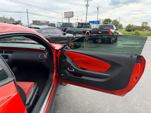 Used 2010 Chevrolet Camaro SS w/ LPO, Ground Effects Package RWD image 36