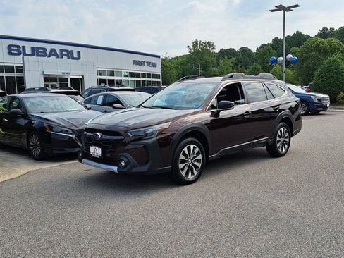 Certified 2025 Subaru Outback Limited AWD/4WD image 2