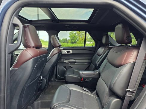 Used 2020 Ford Explorer Platinum AWD/4WD image 17