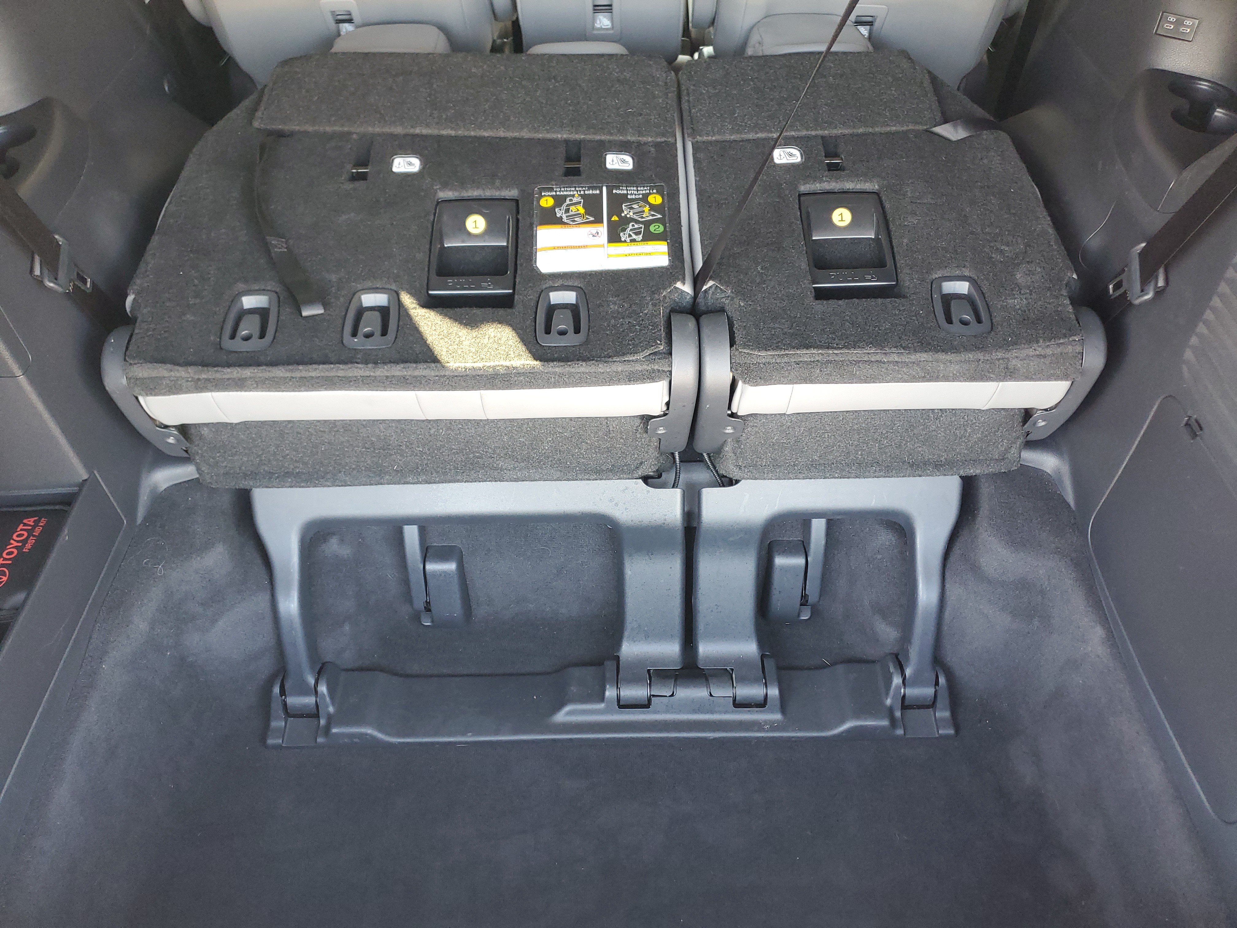Certified 2026 Toyota Sienna XLE FWD image 10