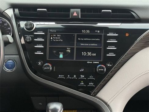 Used 2020 Toyota Camry XLE image 16