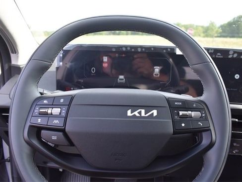 New 2025 Kia EV6 Light w/ Light LR Technology Package image 26