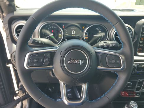 Used 2023 Jeep Wrangler Unlimited Rubicon 4xe AWD/4WD image 20