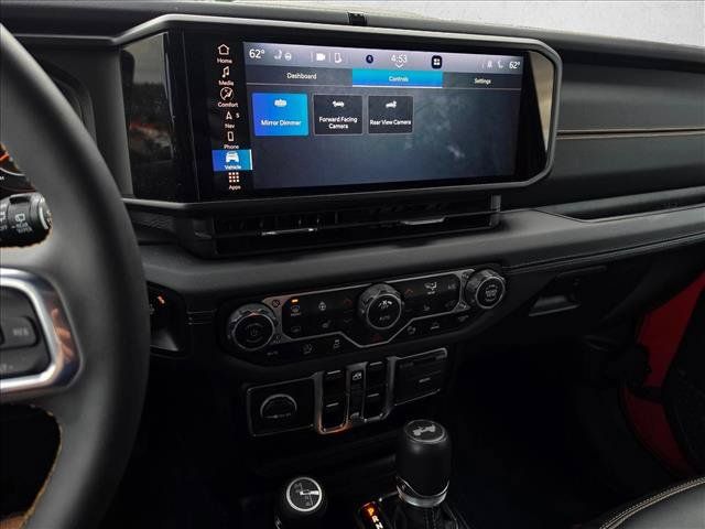 Used 2024 Jeep Wrangler Unlimited Sahara w/ Technology Group AWD/4WD image 20