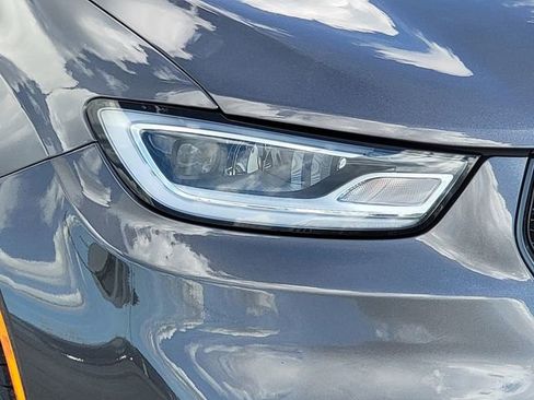 Certified 2021 Chrysler Pacifica Touring-L w/ S Appearance Package image 16