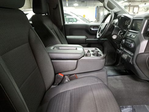 Used 2022 Chevrolet Silverado 1500 Custom w/ Safety Confidence Package AWD/4WD image 10