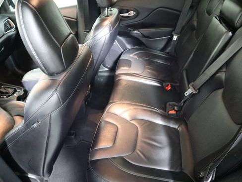 Used 2023 Jeep Cherokee Altitude Lux image 47