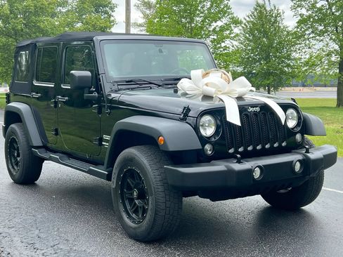 Used 2014 Jeep Wrangler Unlimited Sport w/ Quick Order Package 24S AWD/4WD image 3