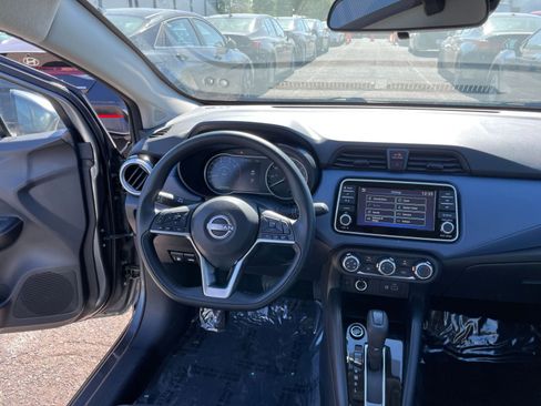 Used 2025 Nissan Versa SV image 33