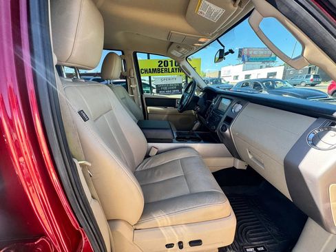 Used 2017 Ford Expedition EL XLT w/ Equipment Group 202A RWD image 21