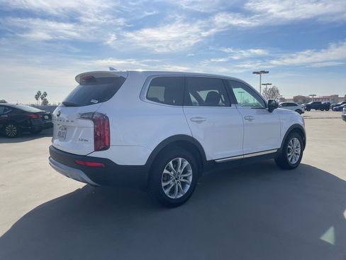Used 2021 Kia Telluride LX image 2