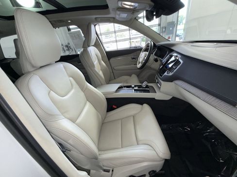 Used 2023 Volvo XC90 T8 Ultimate AWD/4WD image 27