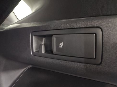 New 2026 Volkswagen Tiguan SEL R-Line image 18