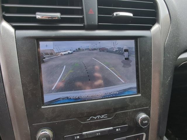 Used 2020 Ford Fusion SEL FWD image 17