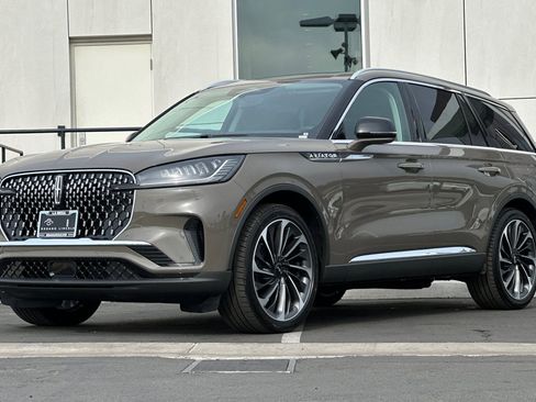 New 2026 Lincoln Aviator Reserve w/ Luxury Package RWD image 7