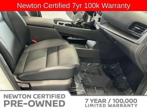 Used 2024 Nissan Rogue SV w/ SV Premium Package AWD/4WD image 17
