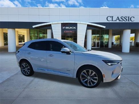 Used 2022 Buick Envision Avenir w/ Technology Package II image 9