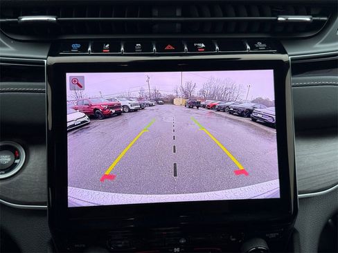 Used 2023 Jeep Grand Cherokee 4WD 4xe image 15