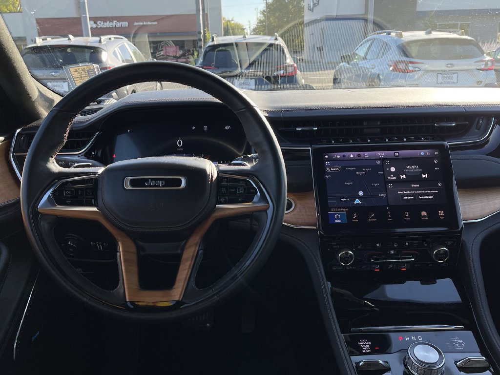 Used 2023 Jeep Grand Cherokee Summit AWD/4WD image 29