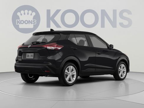 Used 2024 Nissan Kicks S w/ Interior Electronics Package FWD image 4