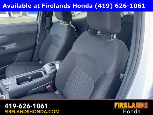 Used 2025 Nissan Kicks S image 12