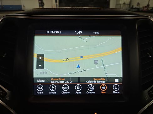 Used 2019 Jeep Cherokee Trailhawk image 18