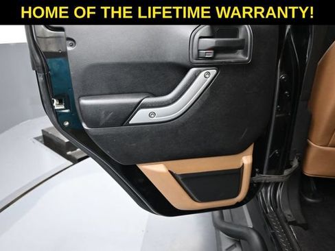Used 2013 Jeep Wrangler Unlimited Rubicon w/ Connectivity Group AWD/4WD image 40