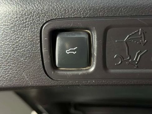 Used 2019 Ford Expedition Limited RWD image 15